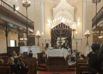 Celebrating Jewish Heritage and Community in Versailles